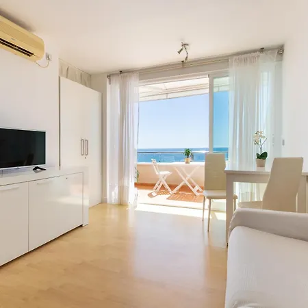 Apartmán Roca Chica - Parking - Frente Playa - Terraza - Wifi - Bajondillo Y Carihuela