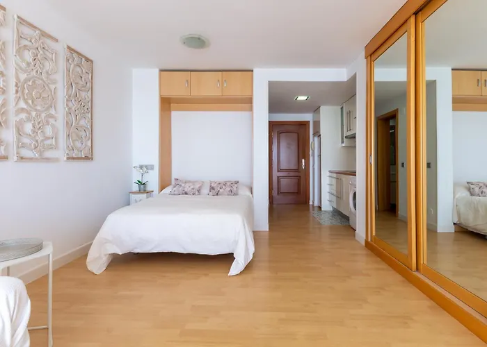 Roca Chica - Parking - Frente Playa - Terraza - Wifi - Bajondillo Y Carihuela * Торремолинос