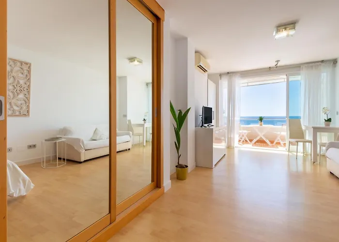 Апартаменты Roca Chica - Parking - Frente Playa - Terraza - Wifi - Bajondillo Y Carihuela *